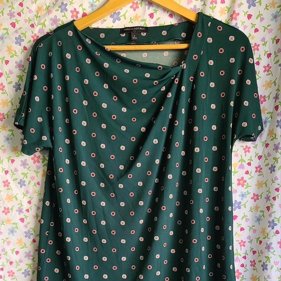 Banana Republic Green Asymmetrical Neckline Size Small - Picture 2 of 5